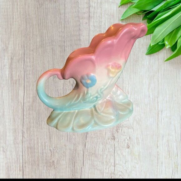 Magnolia Hull Pottery Garniture Set - Picture 8 of 12